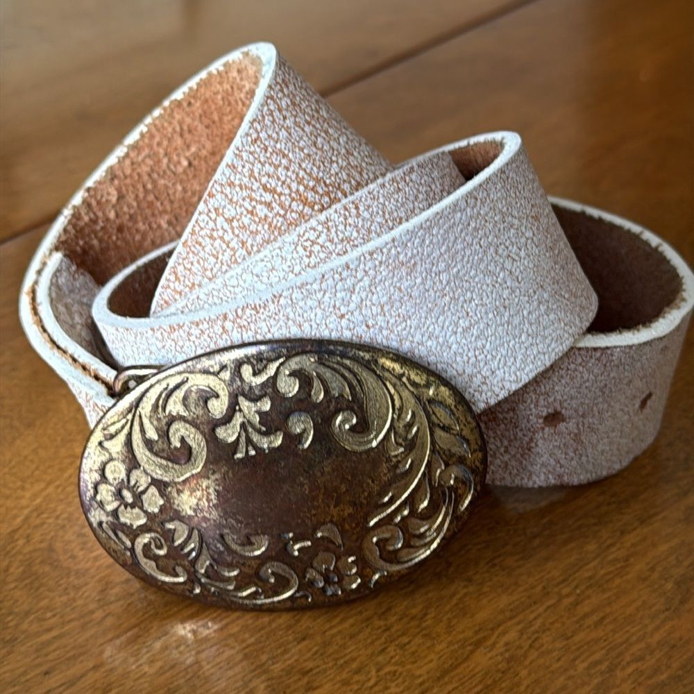 Vintage-Style White Leather Belt with Ornate Bronze Buckle